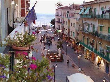 Bed & Breakfast Meuble Casa Mannini 3*